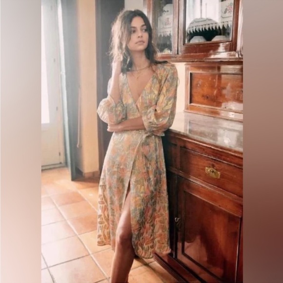 Sezane Dresses & Skirts - RARE Sezane Wrap dress Orchidée Dress